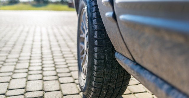 Choisir les bons pneus pour la conduite en hiver